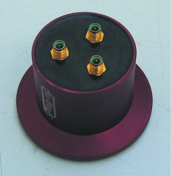 Flange KF40 - 3 x Connector Reynolds (High Voltage)